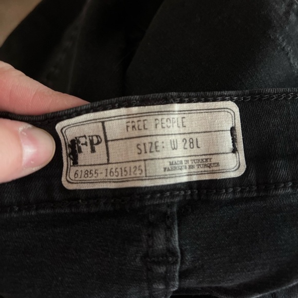 FREE PEOPLE Black Distressed Jeans, Size 28L - Picture 7 of 10